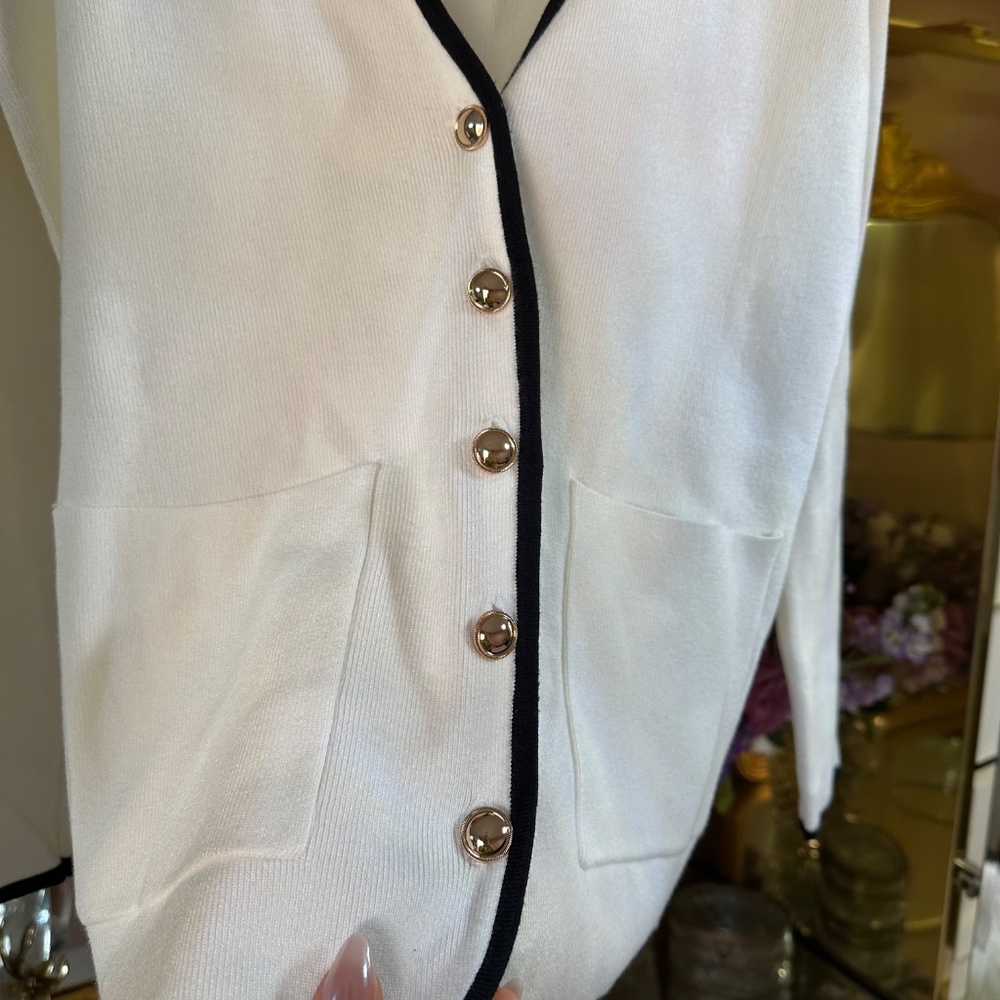 NWT Classy Knit Gold Button Cardigan W/ Black & White Contrast - Picture 3 of 8